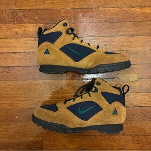 Men’s Nike ACG Boots Brown and navy size 10.5